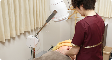 市ヶ谷オレンジ治療院 鍼灸治療 当院の鍼灸治療の様子