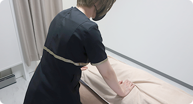 市ヶ谷オレンジ治療院 関トレ 関トレの方法と治療の様子